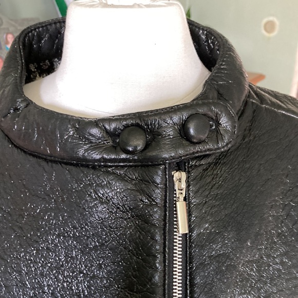 Jacket 🖤 - Picture 2 of 5